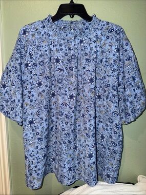 LOFT Light Blue Floral Smocked Top with puff sleeves XXL